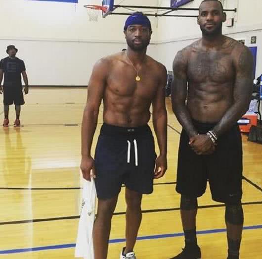 相当亮眼 相当亮眼